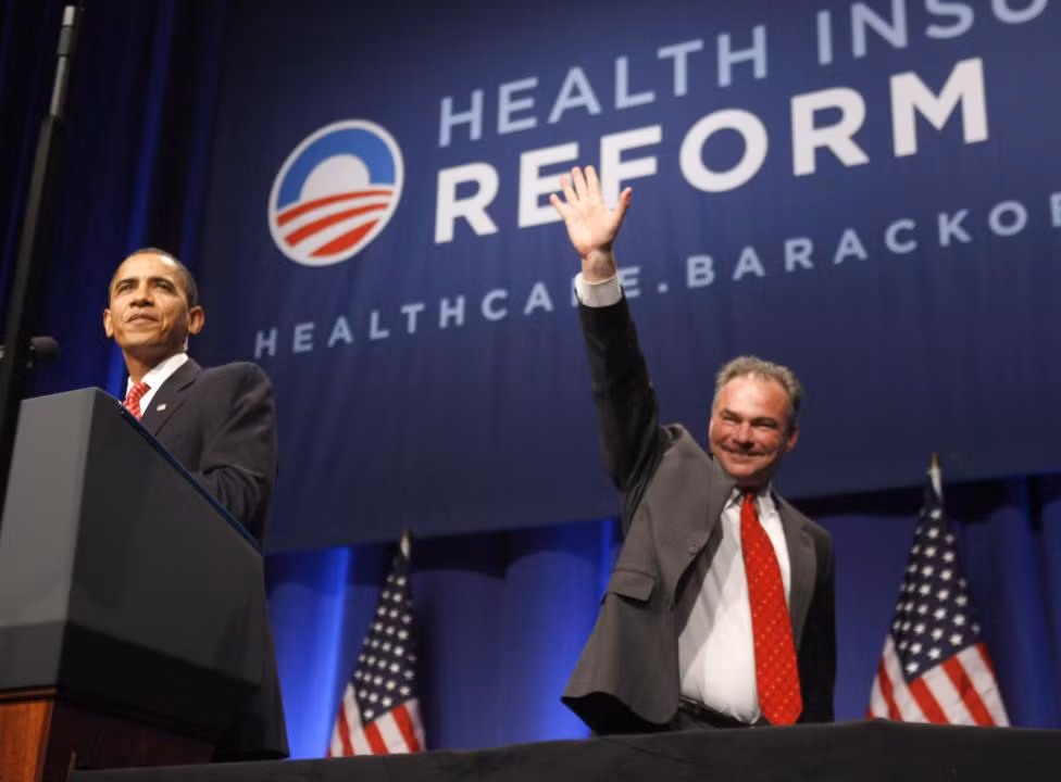 Tổng thống Mỹ Barack Obama và nguyên thống đốc Virginia Tim Kaine ở Hammerstein Ballroom, thành phố New York, ngày 20/10/2009.