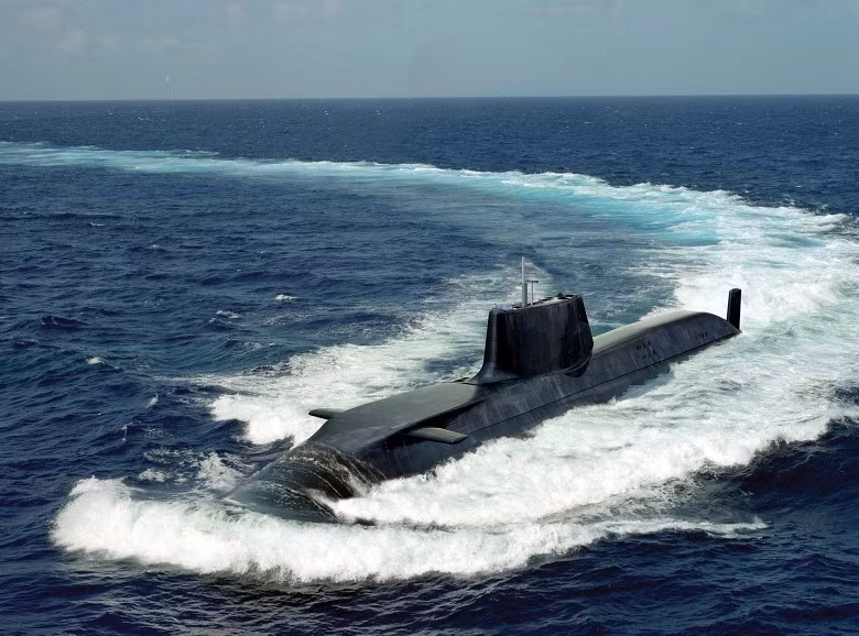 Hạm đội tàu ngầm Anh có 14 chiếc, trong đó tàu ngầm lớp Trafalgar và Astute có thể lặn rất sâu và hoàn thành nhiều nhiệm vụ.