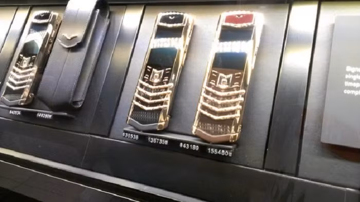 Những chiếc điện thoại đắt tiền ở Dubai không phải ai cũng dám mơ được sở hữu.