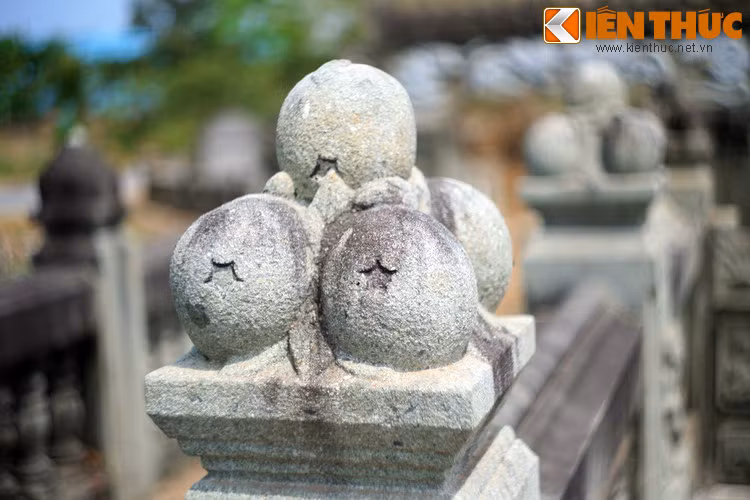 Việc tạo hình các loại trái cây ở lăng mộ không phải là hiếm gặp trong giới quyền thế ở Nam Bộ đầu thế kỷ 20. Theo thời gian, đa phần lăng mộ kiều này đã bị hủy hoại hoặc thay đổi kiến trúc, và lăng mộ Đốc phủ Cao Minh Thạnh là một trong số ít công trình tiêu biểu còn sót lại.