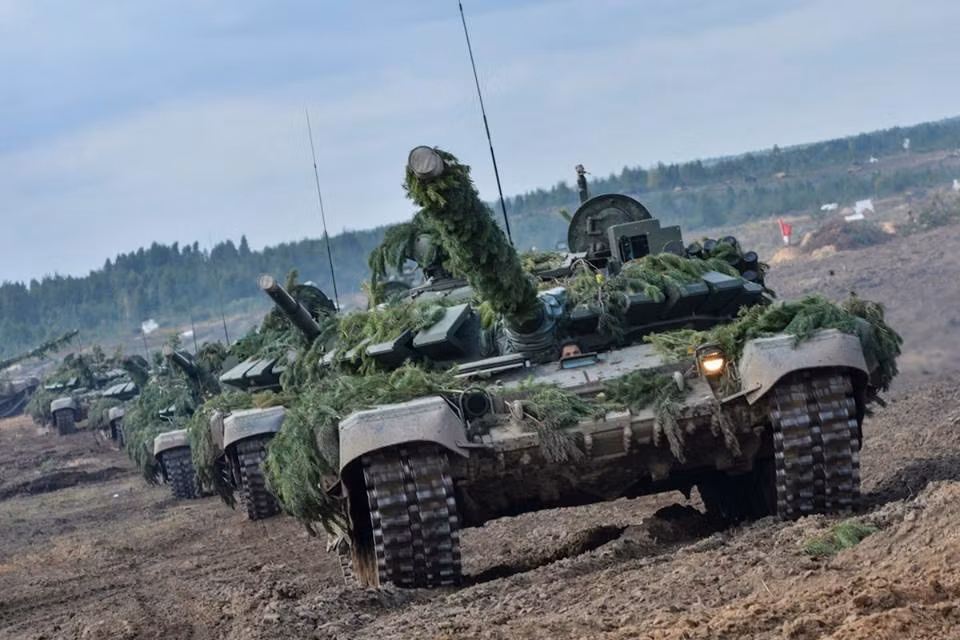 Các xe tăng T-72B3 mod 2016 của Quân đội Nga tham gia cuộc tập trận chung Zapad-2017. Nguồn ảnh: Bộ Quốc phòng Nga.