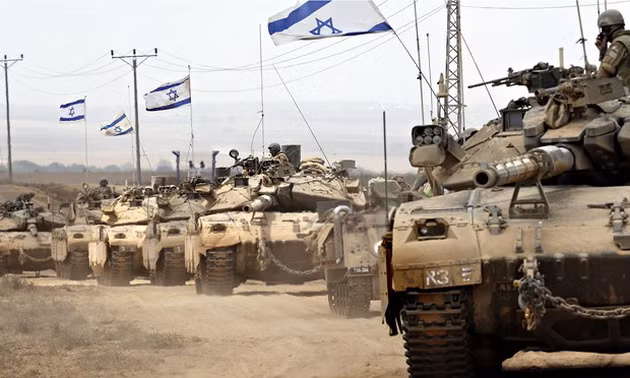 Hiện tại Isreal đang phát triển Merkava thành nhiều biến thể khác nhau từ xe tăng, xe chiến đấu bộ binh, cho đến cả hệ thống tên lửa tấn công tự hành. Merkava cũng là mẫu xe tăng hiếm hoi đang hoạt động trên thế giới có động cơ xe được đặt ở phía trước. Nguồn ảnh: Archive.