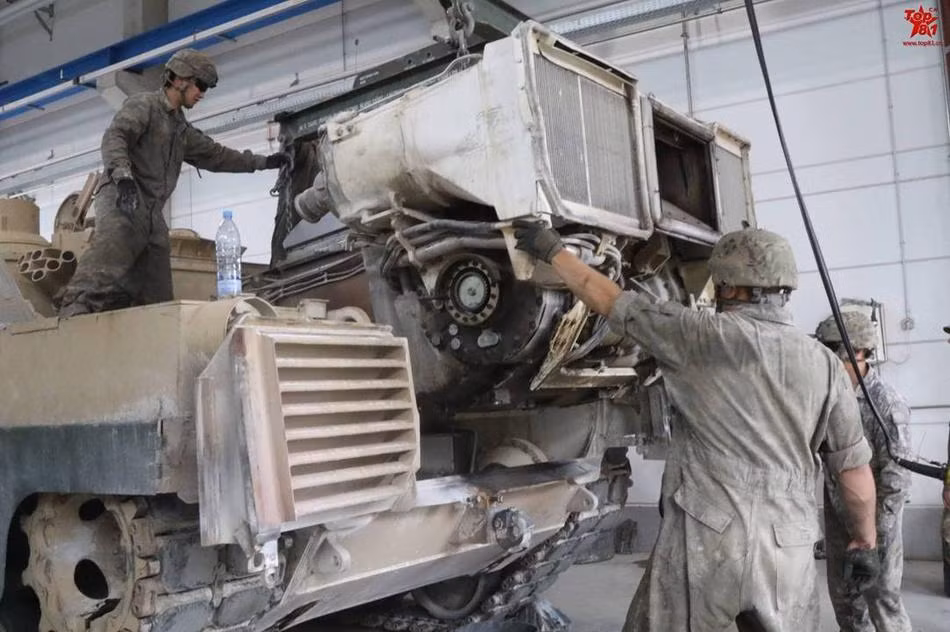 So với trọng lượng 57 tấn của xe tăng M1A1 thì hệ thống động cơ này sẽ cung cấp khoảng 25 sức ngựa cho mỗi tấn. Nguồn ảnh: Sina.