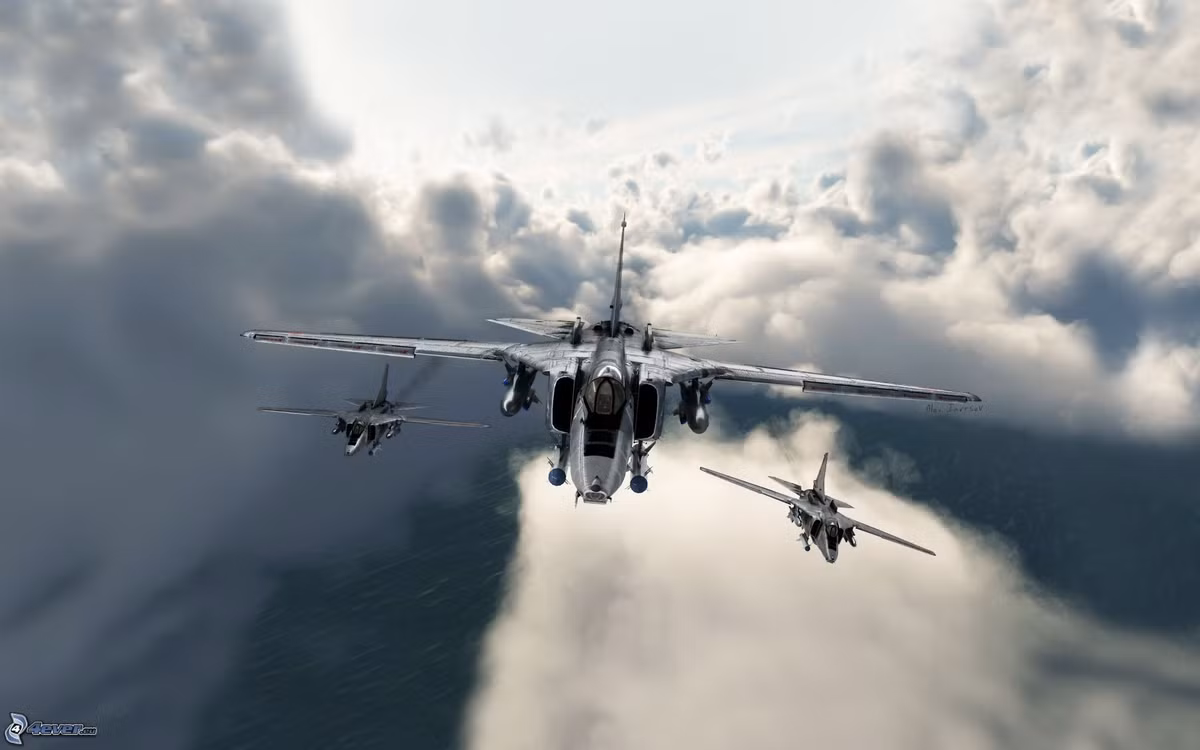 Về cơ bản, MiG-27 có bộ khung cấu tạo giống với MiG-23, phần mũi của MiG-27 lại có thiết kế giống với mũi của MiG-23B. Giống với các loại tiêm kích-bom khác của Liên Xô, buồng lái của MiG-27 được gia cố chống đạn rất tốt, giúp bảo vệ phi công khỏi hỏa lực từ mặt đất khi máy bay bổ nhào tấn công. Nguồn ảnh: Picture.
