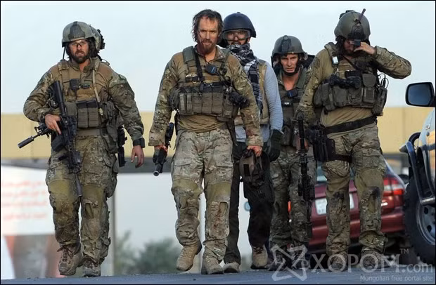 Lực lượng đặc nhiệm Mỹ tại Afghanistan sau một cuộc đấu súng với phiến quân Taliban khi cuộc chiến ở đây đã kéo dài lên đến 10 năm. Tính tới thời điểm hiện tại, Afghanistan đang là cuộc chiến lâu nhất trong lịch sử nước Mỹ, lâu hơn cả Chiến tranh Việt Nam. Nguồn ảnh: Xopom.