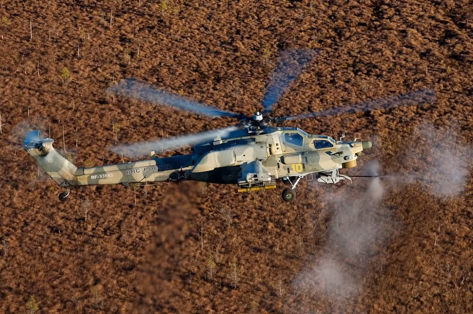 Theo thông tin ban đầu có được, Nga đã xuất khẩu biến thể trực thăng Mi-28NE đầu tiên cho một khách hàng nước ngoài giấu tên, tuy nhiên điều đặc biệt là dòng trực thăng tấn công này được tích hợp sẵn tổ hợp phòng vệ chủ động President-S tiên tiến nhất của Nga. Nguồn ảnh: Nguồn ảnh: RH.