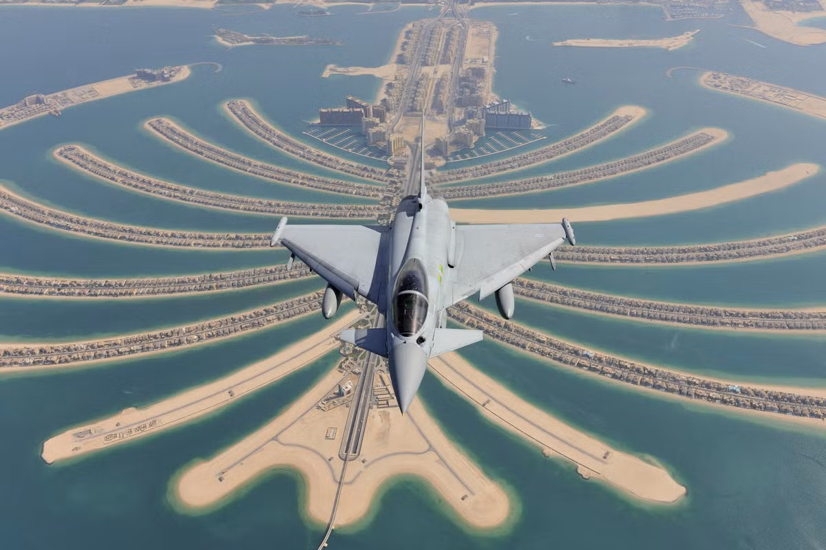 Tính tới thời điểm hiện tại, Eurofighter Typhoon đã nằm trong biên chế không quân của khá nhiều nước bao gồm Anh, Đức, Tây Ban Nha, Italia, Áo và Ả Rập Xê-út. Ngoài Qatar, Oman và Kuwait cũng dự kiến sẽ là những khách hàng tiềm năng tiếp theo của chiếc chiến đấu cơ này. Nguồn ảnh: Rafa.