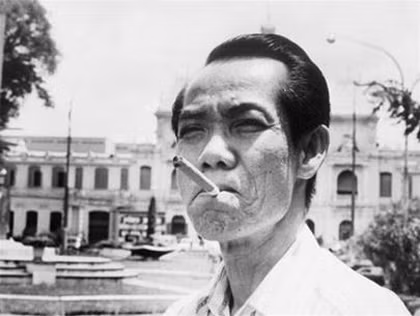 Báo chí quốc tế đã phải tốn rất nhiều giấy mực để kể về Phạm Xuân Ẩn, một con người có tới hai cuộc đời và cuộc đời nào cũng đều rất thật. Khác với những tình báo viên khác của ta trong thời kỳ này, Phạm Xuân Ẩn không hề có chức vụ chính thức nào trong chính quyền Sài Gòn, ông chỉ lấy danh nghĩa một nhà báo và mối quan hệ cực rộng của mình để thu thập thông tin. Nguồn ảnh: CNN.