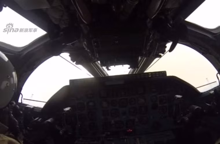 Buồng lái phi công máy bay ném bom Tu-22M3.