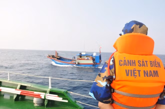 Lực lượng Cảnh sát biển Việt Nam thực thi nhiệm vụ trên biển. Nguồn ảnh: Zing