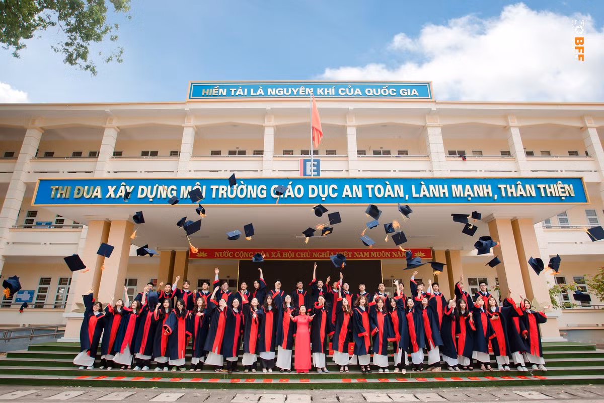 Với chính sách này, sẽ có hơn 222.400 học sinh trên địa bàn tỉnh được hưởng lợi. Dự kiến nguồn kinh phí hỗ trợ trong năm học 2021-2022 sẽ là hơn 138,2 tỷ đồng, được lấy từ nguồn kinh phí phòng chống dịch COVID-19 và nguồn ngân sách Trung ương hỗ trợ.