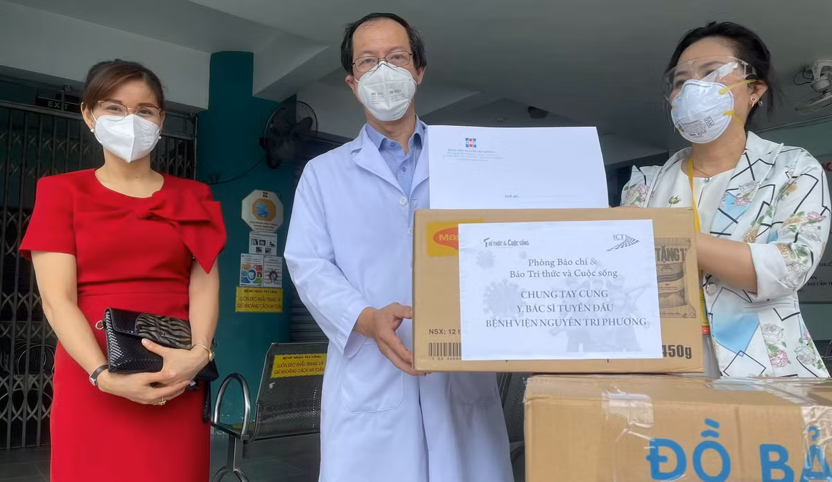 TP HCM: Hon 5.400 phong vien da tiem du vac xin phong COVID-19-Hinh-2