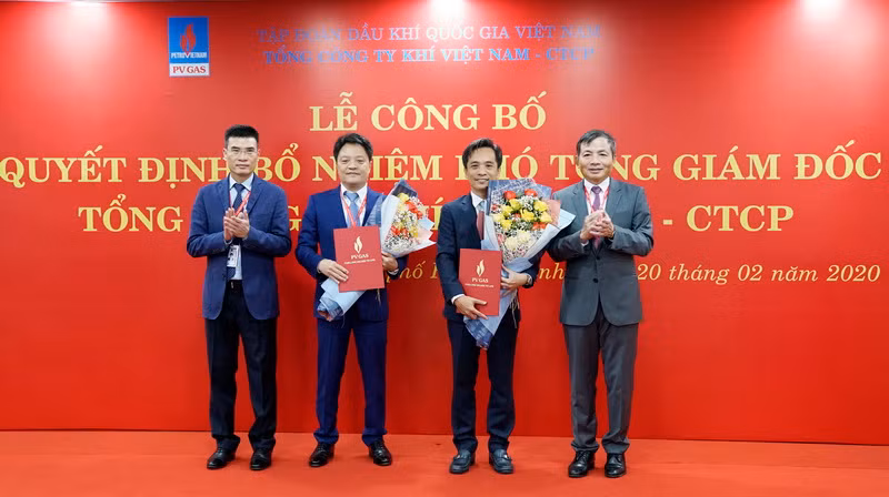 Ông Hoàng Văn Quang sinh năm 1969, có trình độ chuyên môn Kỹ sư Cơ khí Chế tạo máy; đã công tác gần 20 năm trong ngành Dầu khí.