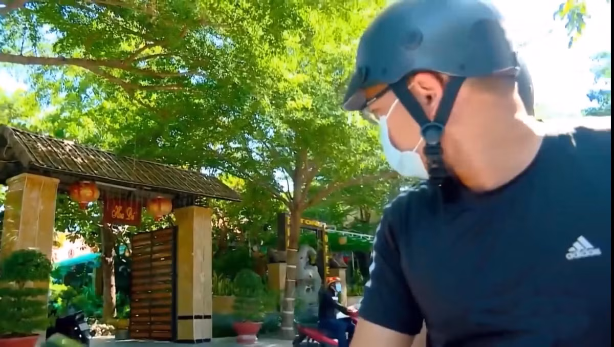 Xác định Phúc có thể là nghi phạm của vụ án, cơ quan điều tra đã nhanh chóng tập trung vào điều tra mối quan hệ giữ Phúc và nạn nhân. Công an xác định, thời gian gần đây, Phúc có hay gặp nạn nhân tại một quán cafe trên địa bàn.