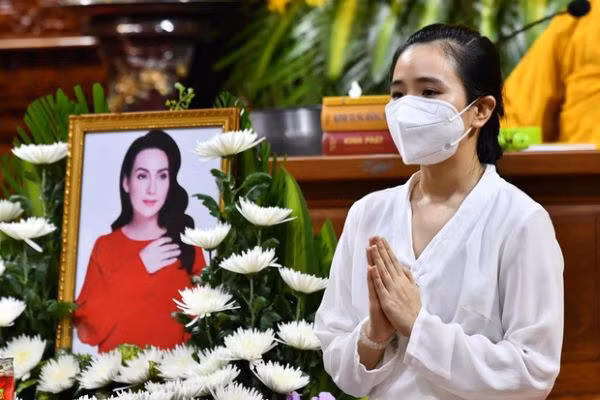 Ty phu Hoang Kieu co duoc nhan nuoi 23 con cua Phi Nhung?