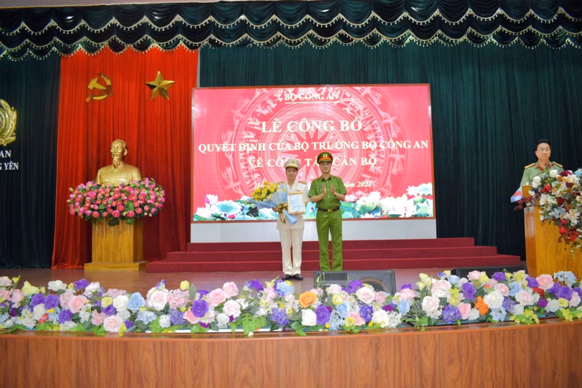 Thừa uỷ quyền của Bộ trưởng Bộ Công an, Thứ trưởng Nguyễn Duy Ngọc trao quyết định điều động đại tá Nguyễn Thanh Trường - Giám đốc Công an tỉnh Thái Bình đảm nhận chức vụ Giám đốc Công an tỉnh Hưng Yên, thay ông Phạm Đăng Khoa, trước đó đã được Bộ Công an điều động giữ chức vụ Cục trưởng Cục Viễn thông cơ yếu.