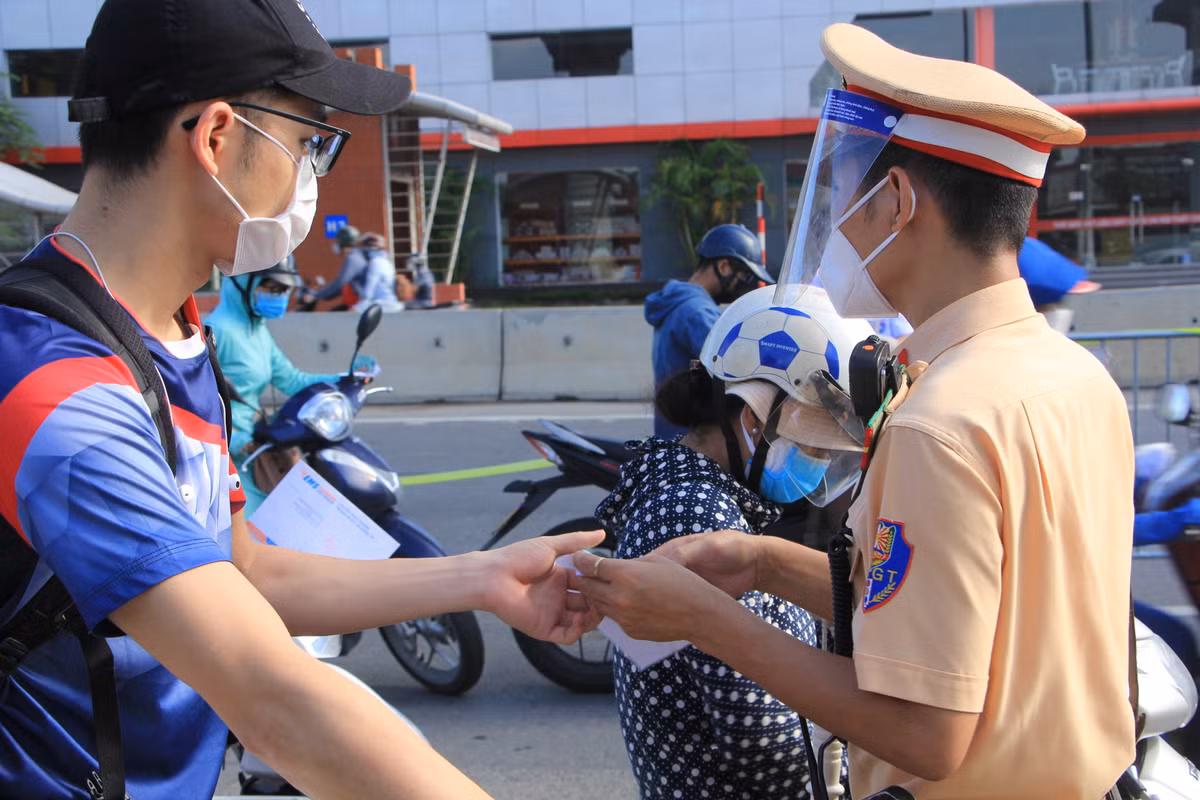 Khi nao CDC Ha Noi de xuat noi long gian cach?