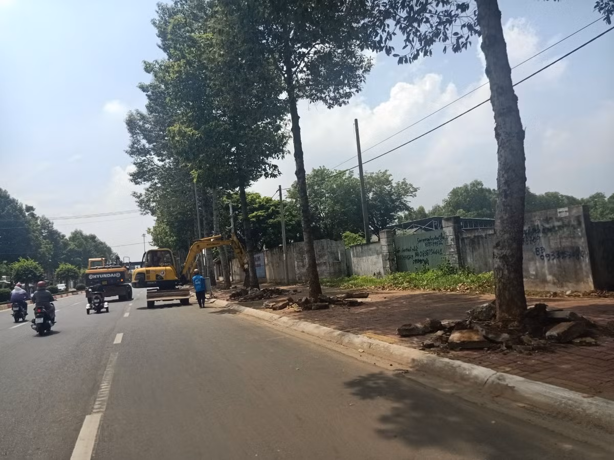 TP Bà Rịa: Đầu tư hàng chục tỷ nâng cấp cải tạo vỉa hè - Hình 3 TP Ba Ria: Dau tu hang chuc ty nang cap cai tao via he-Hinh-3