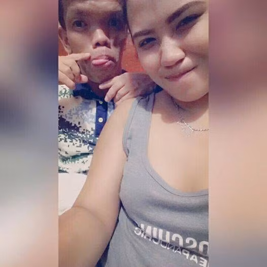 Qua tìm hiểu, cặp đôi gặp gỡ nhau khi Pat đã nhận lời một người bạn của Althea đưa cô từ chỗ làm ở Makati về nhà ở Taguig mỗi ngày sau ca làm việc vào lúc 4 giờ sáng.