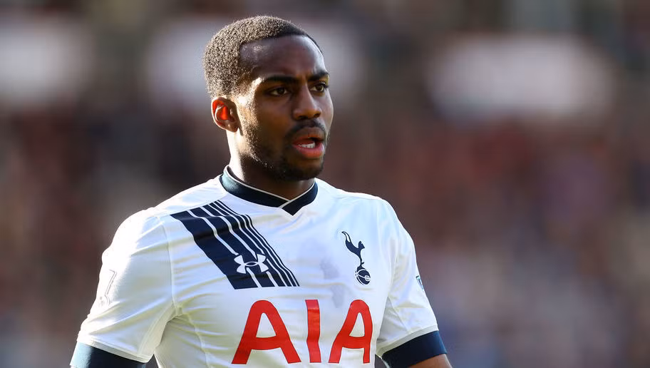 Một hậu vệ khác của Tottenham xuất hiện trong danh sách này là Danny Rose. Từng có thời gian không được nhiều người hâm mộ tin tưởng, nhưng bằng sức trẻ, lối chơi bền bỉ và hiệu quả... Rose đã trở thành một trong những hậu vệ cánh xuất sắc nhất tại Premier League năm nay.