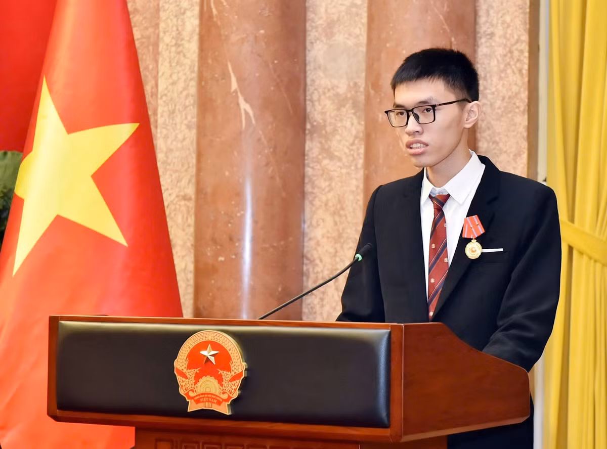 Gương mặt trẻ tiêu biểu Thân Thế Công: Chuyện xúc động sau tấm HCV Guong mat tre tieu bieu Than The Cong: Chuyen xuc dong sau tam HCV