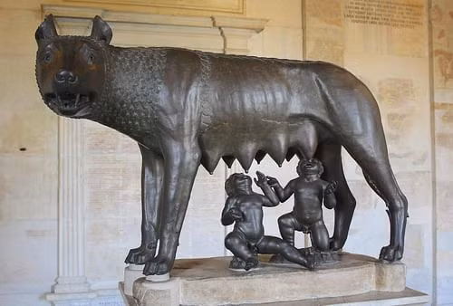 Trong số này, sự ra đời của thành Rome là một trong những chủ đề nhận được sự quan tâm lớn của công chúng. Theo các giai thoại, truyền thuyết, thành Rome do anh em sinh đôi Romulus và Remus sáng lập vào năm 753 trước Công nguyên.
