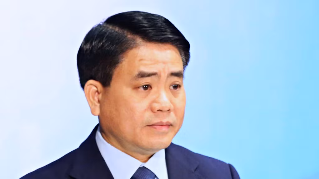 Nhận tài liệu mật, ông Chung chuyển cho Nguyễn Anh Ngọc (thư ký riêng) và tài xế Trung để họ chỉnh sửa tài liệu, che phần chữ ký của điều tra viên khi in ra giấy, đưa lại cho ông Chung. Ngày 11/12/2020, ông Chung bị TAND Hà Nội tuyên 5 năm tù. Phạm Quang Dũng lĩnh 4 năm 6 tháng tù. Nguyễn Hoàng Trung và Nguyễn Anh Ngọc lần lượt nhận 24 tháng và 18 tháng tù. 