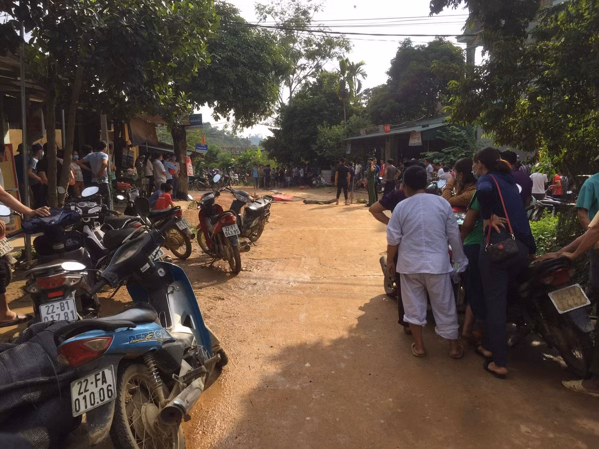 Hiện vụ người đàn ông bị chém chết giữa đường ở Tuyên Quang đang được cơ quan chức năng điều tra, làm rõ. 