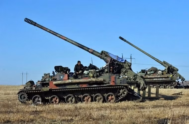 Xem Quan doi Ukraine na phao 2S5 vao quan ly khai