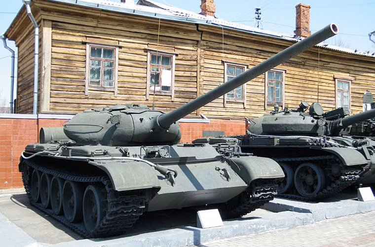 Trong ảnh là mẫu thử đầu tiên của dòng xe tăng T-54 được định danh là T-54-1 hay Object 137 hay T-54 Model 1946.