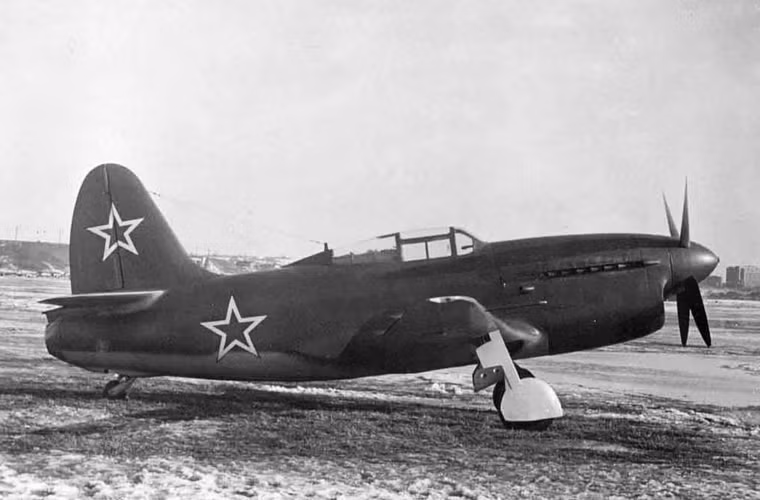 Tuy nhiên cũng như MiG I-250, dự án Su-5 gặp nhiều vấn đề với động lực VK-107. Sau cuộc bay thử nghiệm trong tháng 10/1945, chương trình Su-5 chính thức bị hủy bỏ. Rốt cuộc cho tới tháng 4/1945, Liên Xô dù giành chiến thẳng chung cuộc nhưng vẫn không tìm ra được loại máy bay đủ sức đối đầu với tiêm kích Me 262.