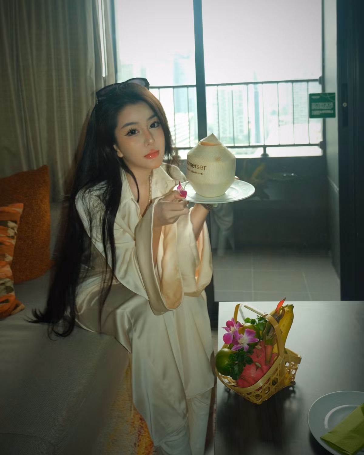 Không chỉ nổi bật bởi nhan sắc rạng rỡ, Võ Ngọc Trân còn được biết đến là một trong những gương mặt nổi bật của thế hệ hot girl 10x với lượng người theo dõi lớn trên mạng xã hội.
