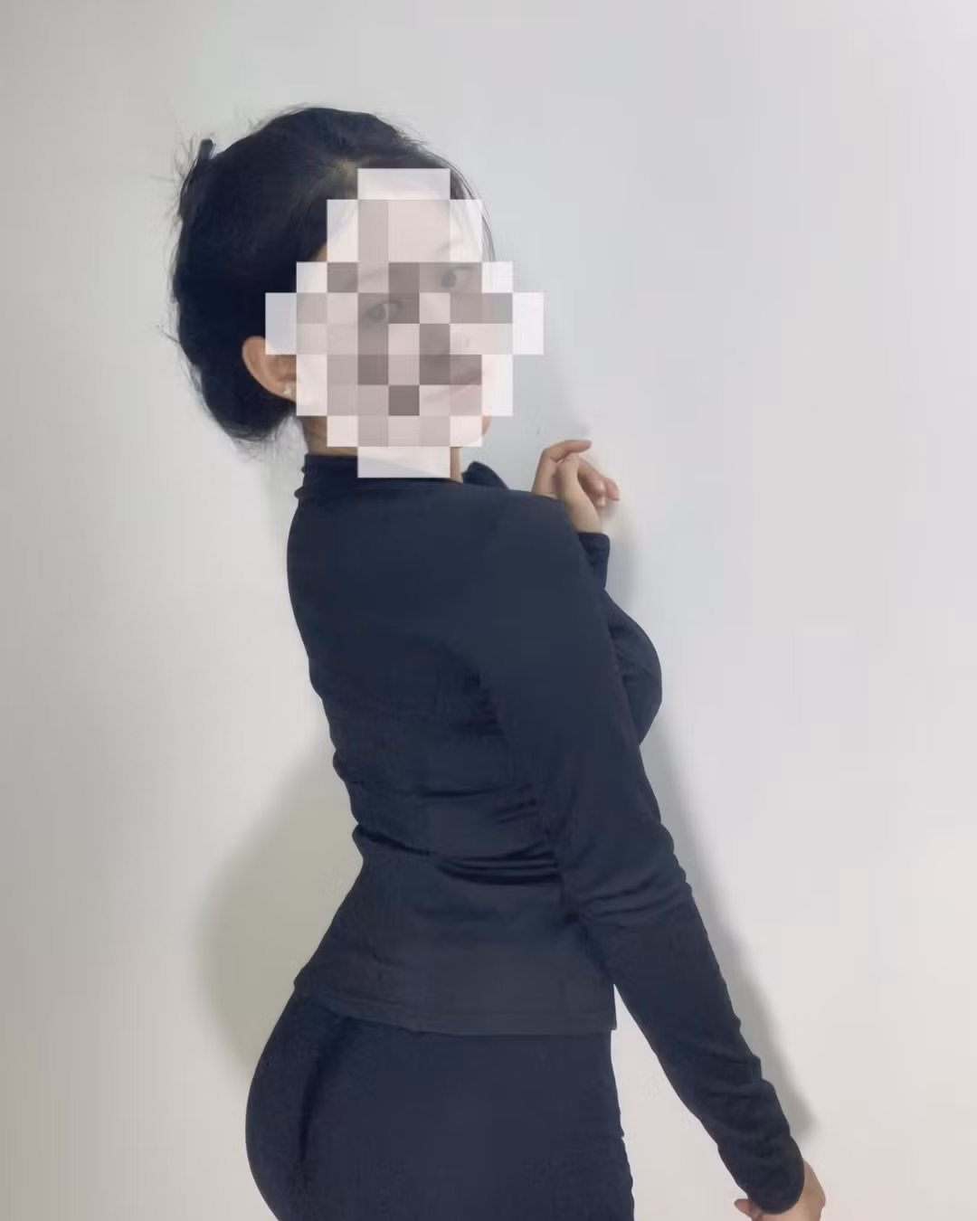 Trên trang cá nhân, cô nàng cũng chia sẻ rằng mình có thể tự lập tài chính ở thời điểm hiện tại nhờ kinh doanh.