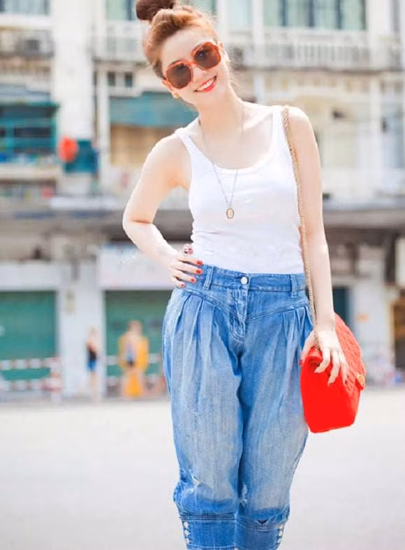 Sở hữu gu thẩm mỹ thời thượng với cách phối đồ sành điệu nên trong suốt một khoảng thời gian dài, bất kể Meo Meo để kiểu tóc, đánh son môi hay mặc bộ quần áo nào để tạo thành một trào lưu của giới trẻ. Hàng loạt những xu hướng thời trang đình đám 8X một thời như búi tóc củ tỏi, đánh môi xí muội,...đều bắt nguồn từ nàng hotgirl này.