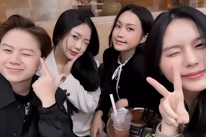 Khi nhắc đến các nàng WAGs Việt, nhiều người chỉ nghĩ đến hình ảnh những cô gái xinh đẹp đứng sau các cầu thủ nổi tiếng. Nhưng Doãn Hải My, Mai Hà Trang và Ngô Tố Uyên lại là minh chứng cho câu nói: "Vừa đẹp vừa giỏi – chẳng cần ai chống lưng vẫn tự tỏa sáng".