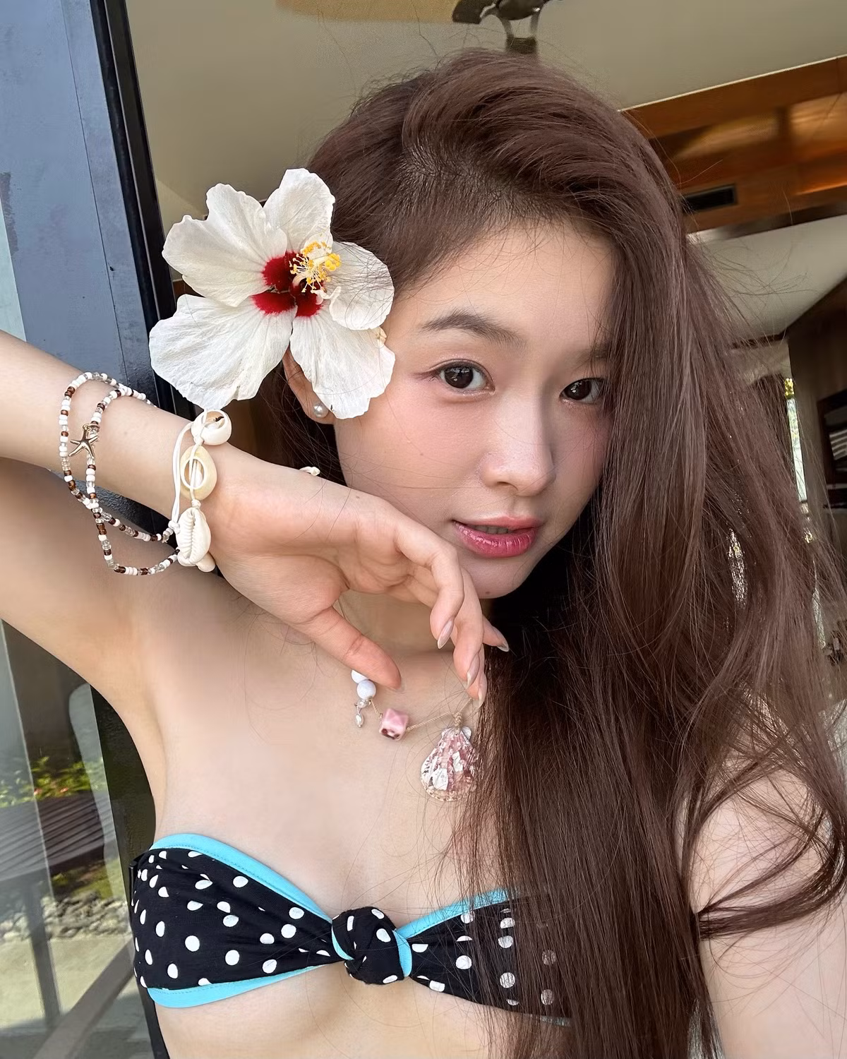 Năm ngoái, fan của nàng Tiktoker Mai Hương không ít lần "bùng nổ" với những loạt ảnh bikini nóng bỏng. Để khởi động cho mùa hè năm nay, cô nàng mới đây đã "chiêu đãi" người theo dõi bởi loạt ảnh bikibi nhỏ xíu đầy ấn tượng.