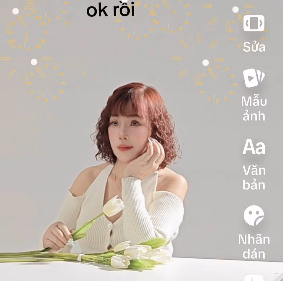 Cụ thể, vào khoảng tháng 8 năm ngoái, cư dân mạng được phen hoang mang khi anh Hoa Cương đăng tải dòng trạng thái gay gắt liên quan đến chuyện ly hôn: “Giỏi thì ký hộ tôi cái giấy ly hôn. Không có tình cảm không sống nổi sao còn bám khư khư thế?".