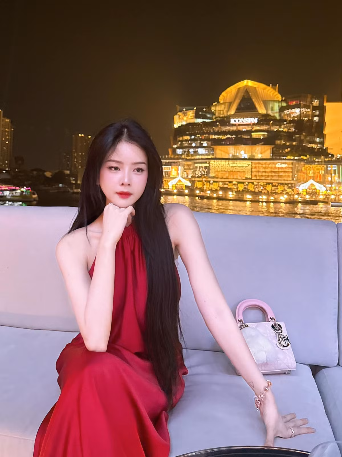 Không chỉ dừng lại ở vai trò DJ, Mie còn thử sức với nhiều lĩnh vực khác như MC, diễn xuất và tham gia các chương trình truyền hình thực tế, giúp cô ngày càng được yêu mến.