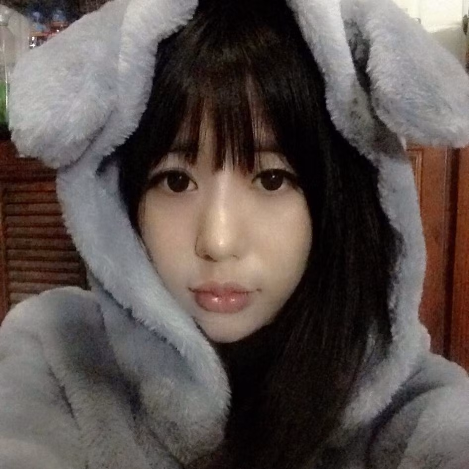 Sở hữu vẻ ngoài đáng yêu và khuôn mặt rất nữ tính. Tuy nhiên, Trang Yumi lại là ham mê chơi điện tử, trò chơi mà có lẽ chỉ dành riêng cho con trai. Nữ game thủ xinh đẹp có khả năng chơi Dota 2 cực đỉnh. Ảnh: FBNV.