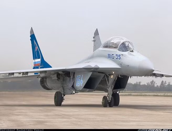 Tải trọng vũ khí của MiG-35 lên tới 7 tấn, gấp đôi trọng lượng mang vác vũ khí của MiG-29.