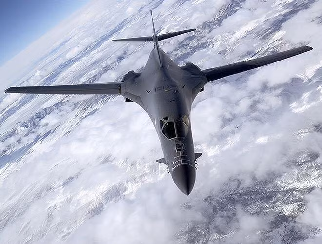 Trong chiến tranh Iraq, B-1B Lancer thả khoảng 40% lượng bom đạn của liên quân do Mỹ đứng đầu.