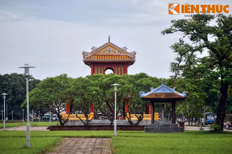 Không chỉ là nơi niêm yết văn bản, Phu Văn Lâu còn là nơi diễn ra nhiều hoạt động khác của triều đình.