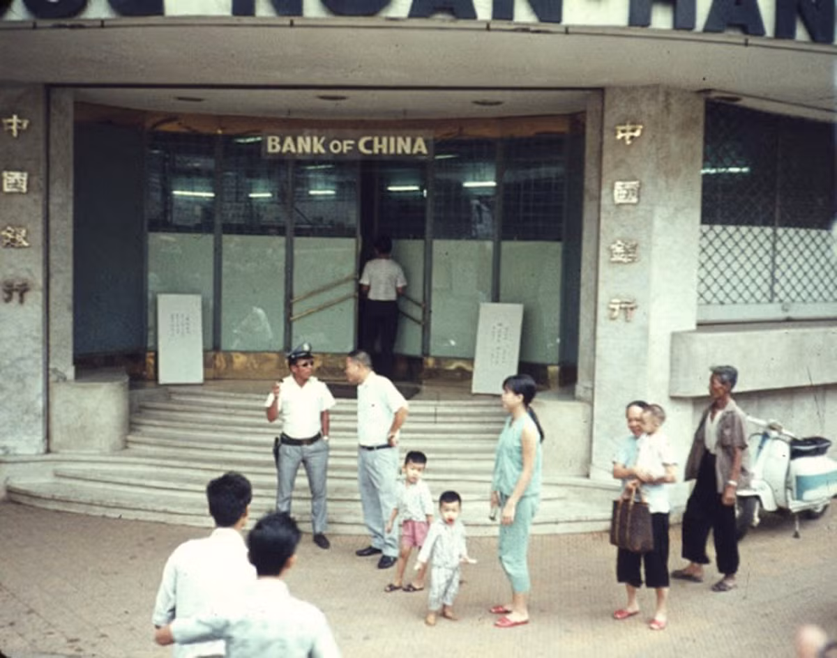 Ngân hàng Trung Hoa ở đường Đồng Khánh, đối diện rạp Lệ Thanh. Ảnh: Bradanne12.