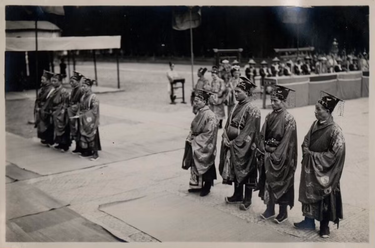 Các chức sắc trong buổi lễ tế. Ảnh: Tang-Vinh Photo.