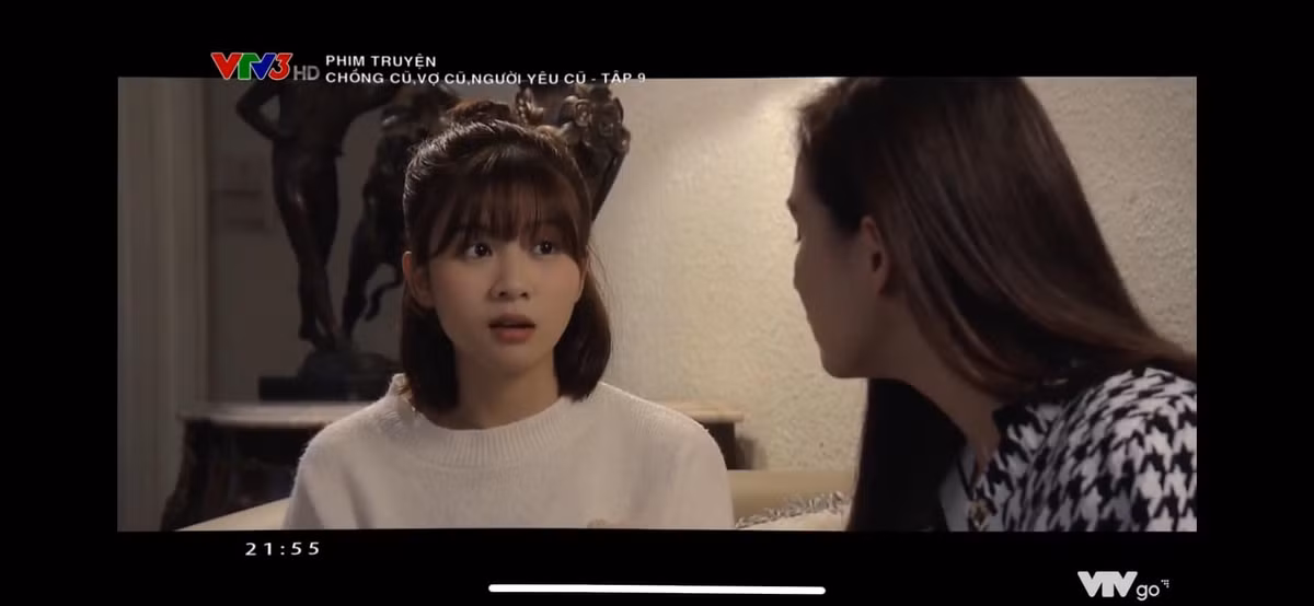 Thời gian qua Quỳnh Trang còn gây chú ý khi vào vai con gái Việt Anh trong bộ phim Chồng Cũ, Vợ cũ, Người Yêu Cũ.