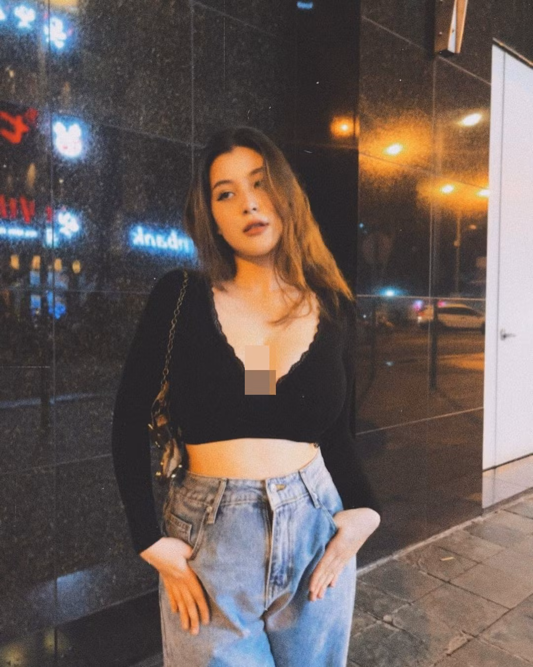 Hạ sinh con gái đầu lòng vào giữa tháng 3/2022, chỉ sau gần 4 tháng, hot girl ngực khủng Sunna đã về lại dáng.