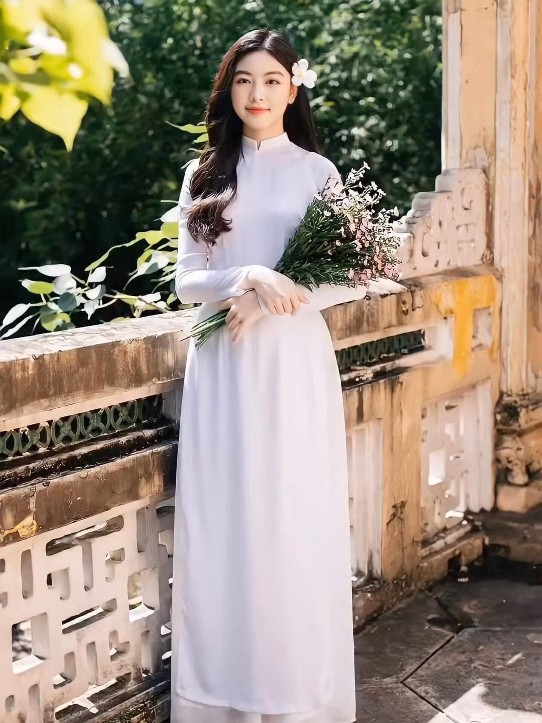Ở độ tuổi trăng tròn, Lọ Lem vẫn giữ được nét đẹp tự nhiên, trong veo, chẳng cần đến son phấn.