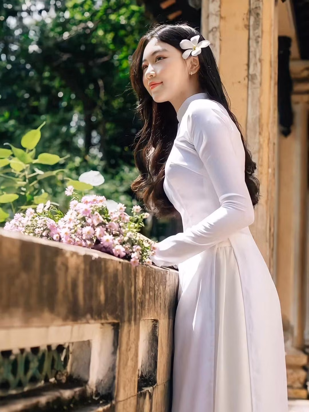 Chẳng cần tạo dáng cầu kỳ, chẳng có hậu cảnh lung linh nhưng bộ ảnh của Lọ Lem vẫn đẹp xuất sắc.