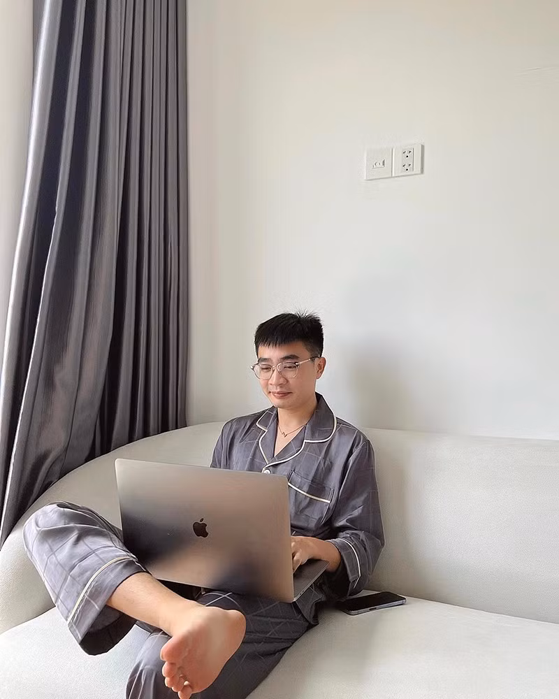 Cộng đồng người hâm mộ từng soi được bằng chứng cặp đôi ở chung nhà qua chính hình ảnh mà họ chia sẻ.