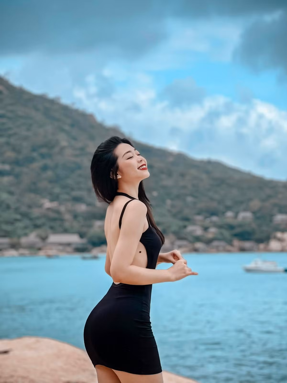 Nhờ tài năng nhảy đẹp và body nóng bỏng, những video của cô thu hút hàng triệu lượt xem và thả tim, có video đến tận 9 triệu view. Ảnh: FBNV